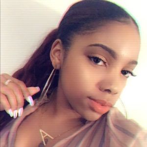 Meet your Posher, Alexanderia